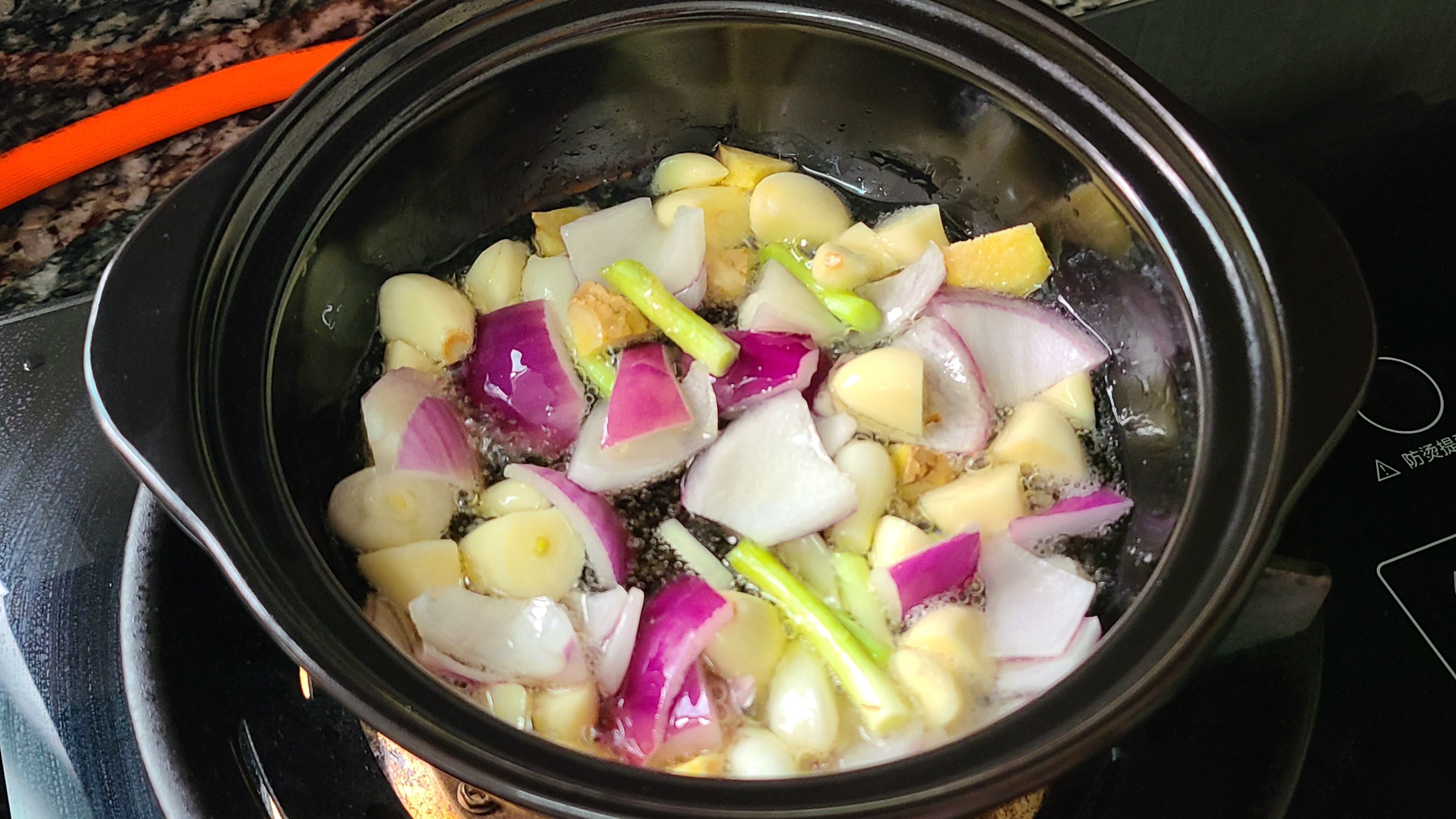 排骨广东人的做法,广东人焖猪排骨最正宗做法