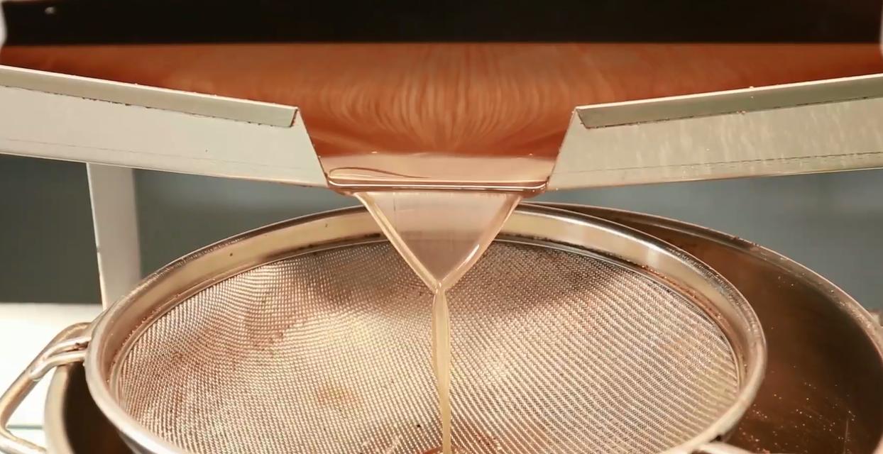 新型全自动大型榨油机全套,小型商用榨油机现榨现卖