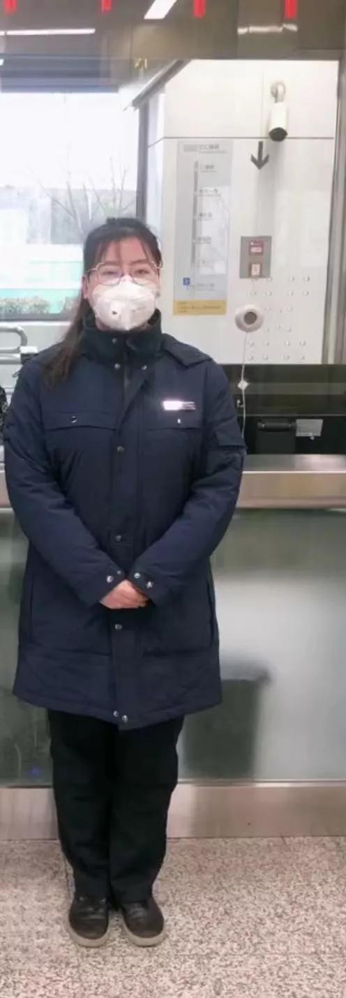 只要上班够土下班就没人认出,只要上班够土下班就认不出来