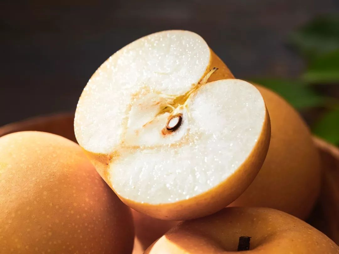 梨子界中的“扛把子”，越低调越红！咬一口就爆汁，一水的甜呀