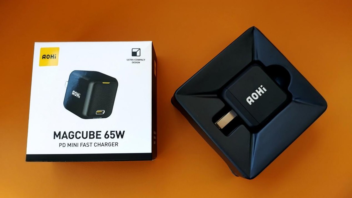 充电效率飞彪，体积小到逆天竟然还比苹果原充小60%AOHi65W体验