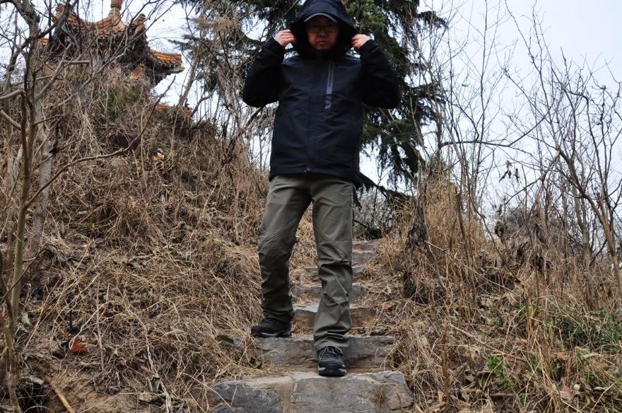 senselead跟绿巨人是一个牌子吗,绿巨人徒步鞋测评