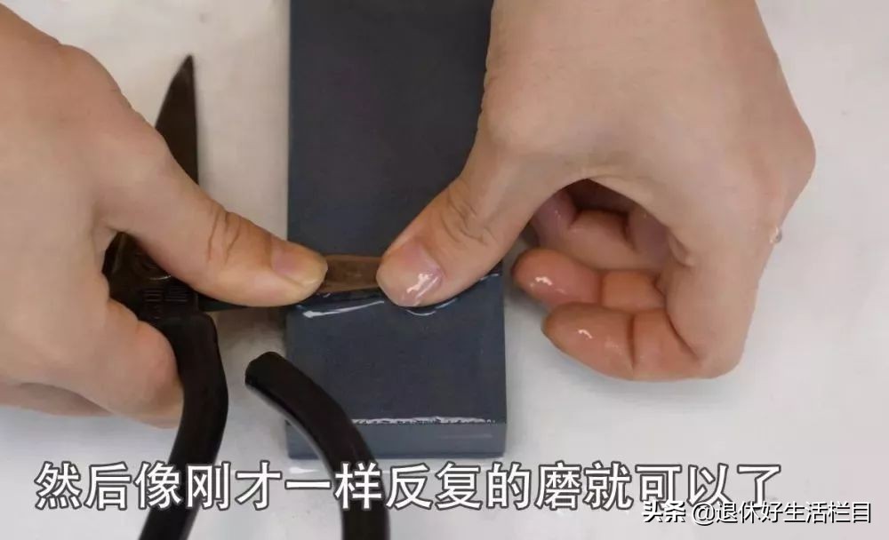 剪刀钝了怎么办简单又方便,剪刀变钝了怎么让它恢复