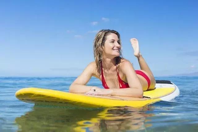 桨板入门动作要领,解锁自制动力桨板新玩法