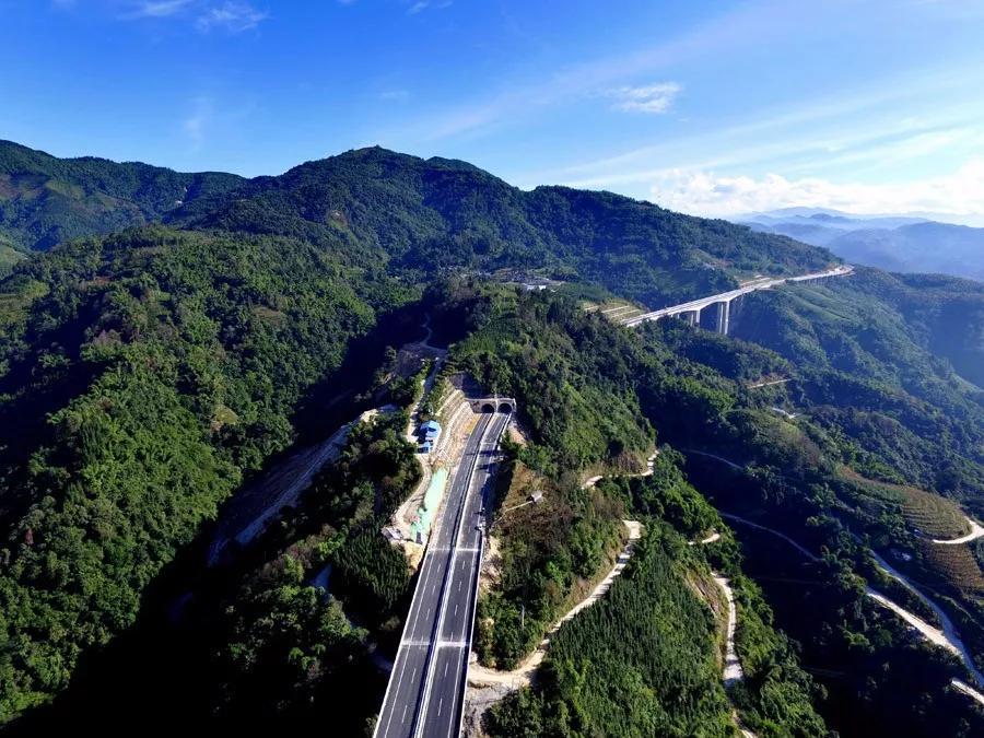 云南十大公路自驾游,云南自驾5条最佳线路图