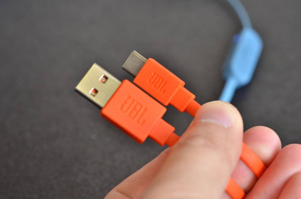 原装进口jbl蓝牙音箱价格,jbltune215bt无线耳机评测