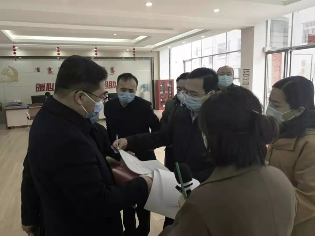 发挥基层党组织战斗堡垒作用抗疫,党组织战斗堡垒和先锋模范作用