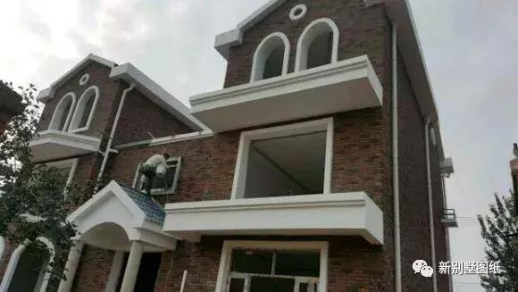 小伙盖三层农村别墅，占地150平米只花不到50万，你觉得怎么样？