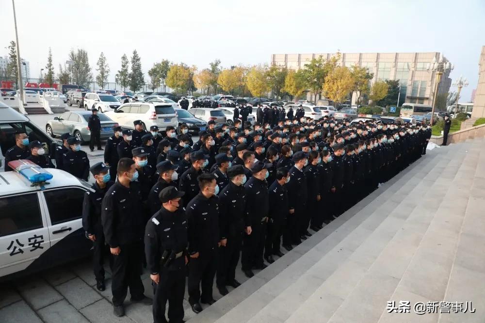 疫情奔赴一线的警察,山东五莲新冠疫情