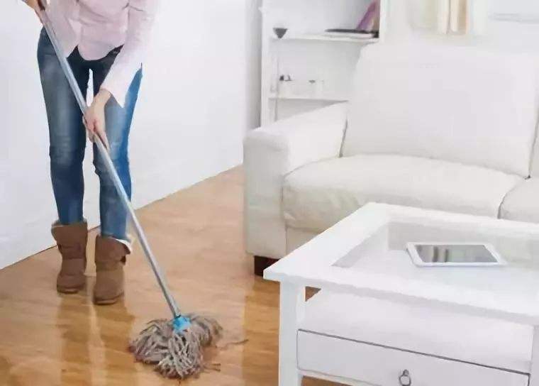 清水拖地不干净小妙招,保洁阿姨教你如何拖地