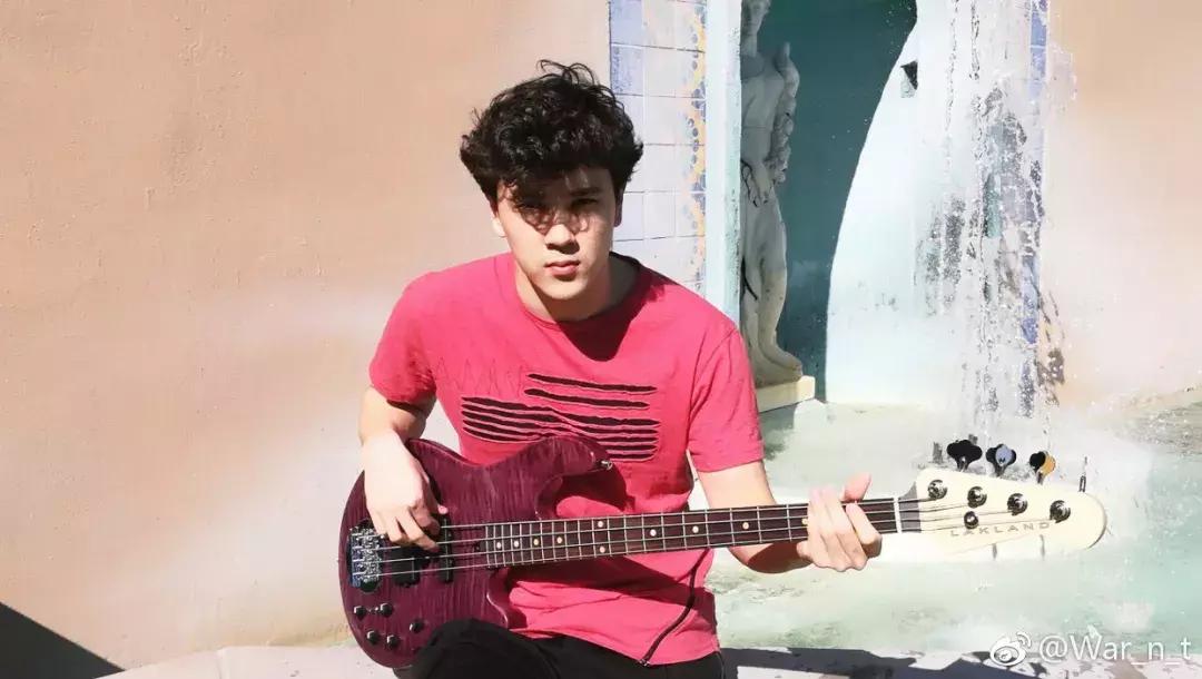 这档节目后，我们夸奖一首歌好听的方式，或许能变多了