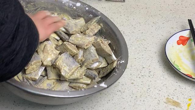 鱼肉怎么炸才会又脆又好吃,怎么炸的鱼又酥又香