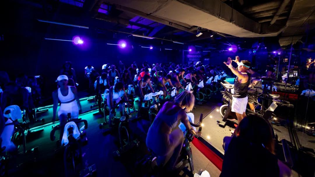 「2021冬季甩肉燃脂指南」，大上海时代广场和你一起遇见更好