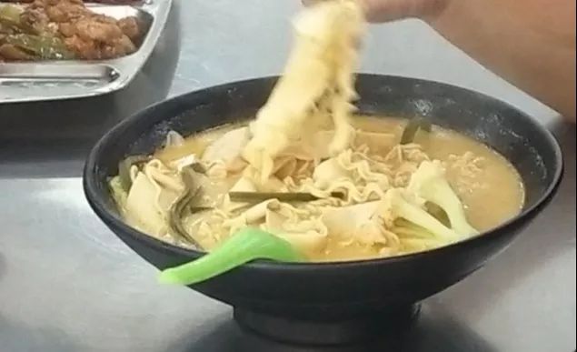 南京北大青鸟美食指南:小行路16号,1024G的胃也装不下