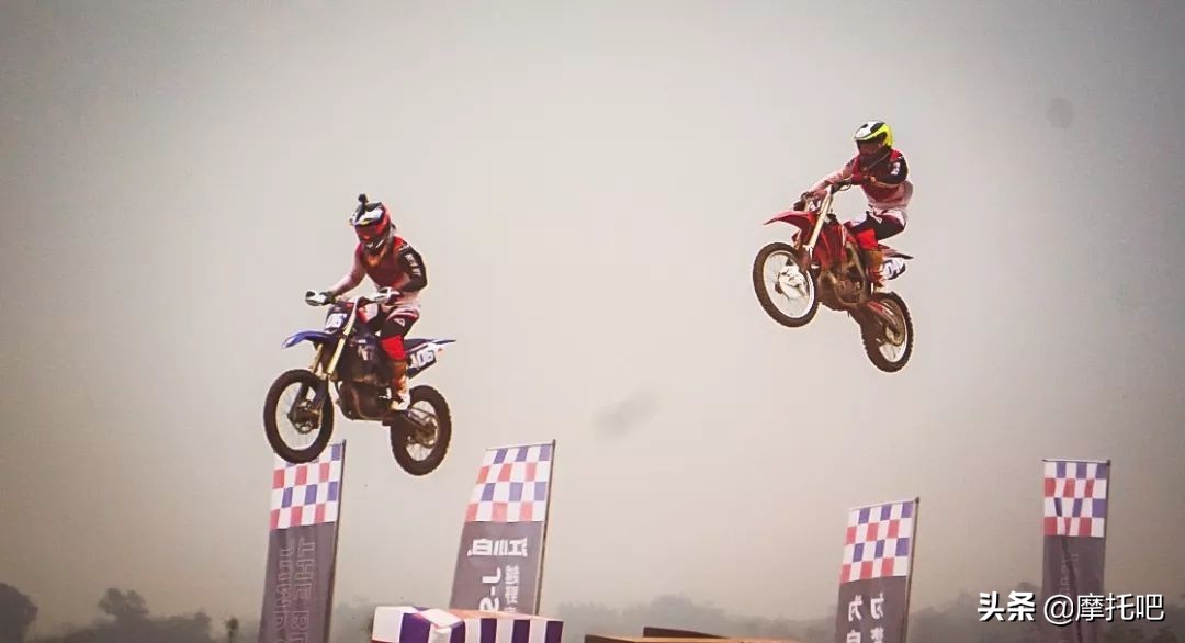 这摩托真好喝。。。不对....这酒真好骑！