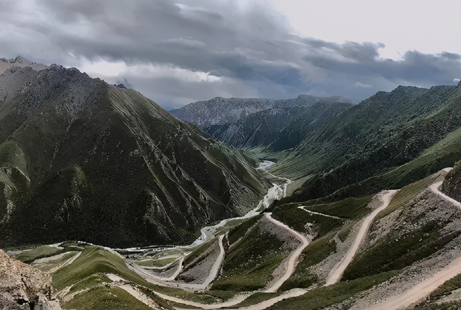飞驰人生中沈腾最终活下来了吗,飞驰人生第一部结尾沈腾在医院