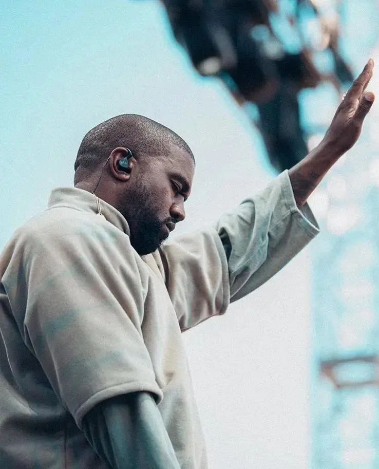 yeezy350v2白斑马二代,yeezy350白斑马跟灰斑马