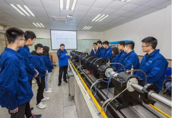 考不上本科要读大专还是继续复读,不到二本线是选择复读还是走专科