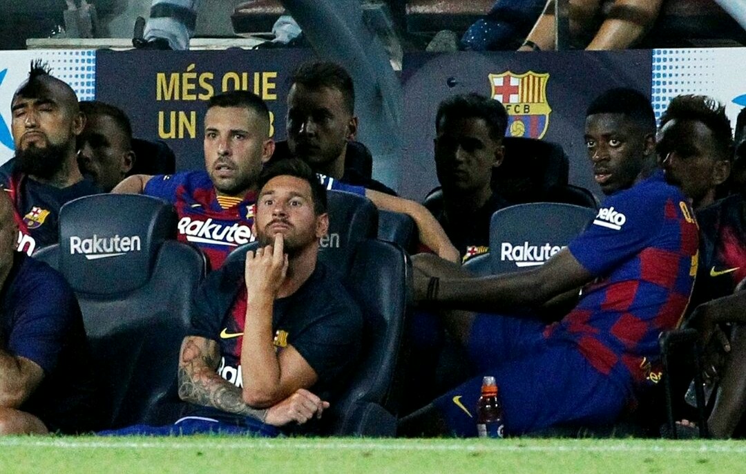 格列兹曼接过苏神递上的马黛茶，尴尬的喝了一口后瞪大了眼睛