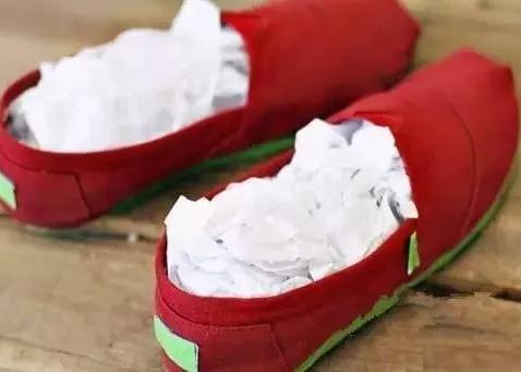 一直下雨鞋子发霉了怎么办,雨天鞋子湿了发臭怎么办