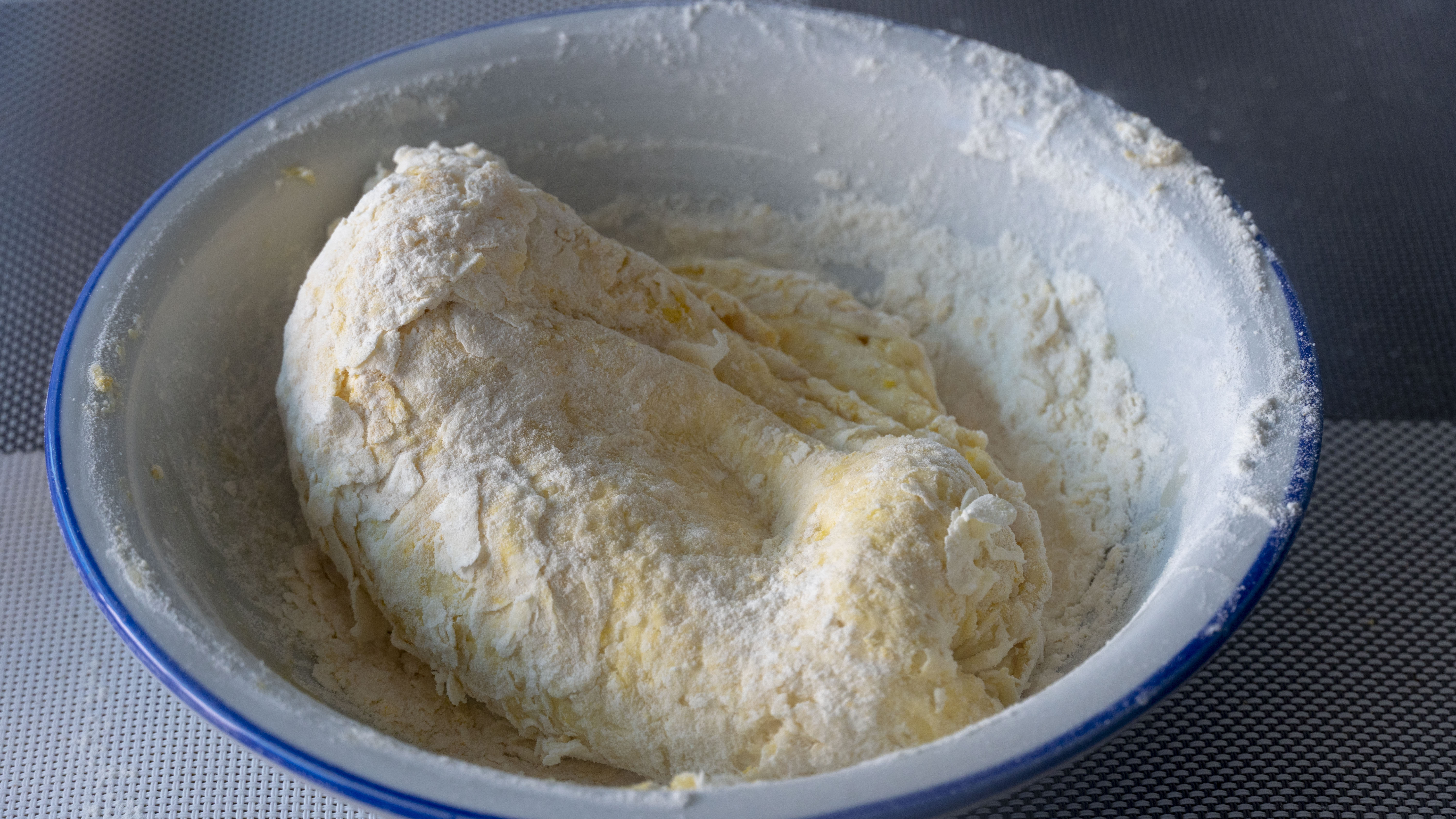 蓬松酥脆空心大油条,油条怎么做酥脆松软空心无泡打粉