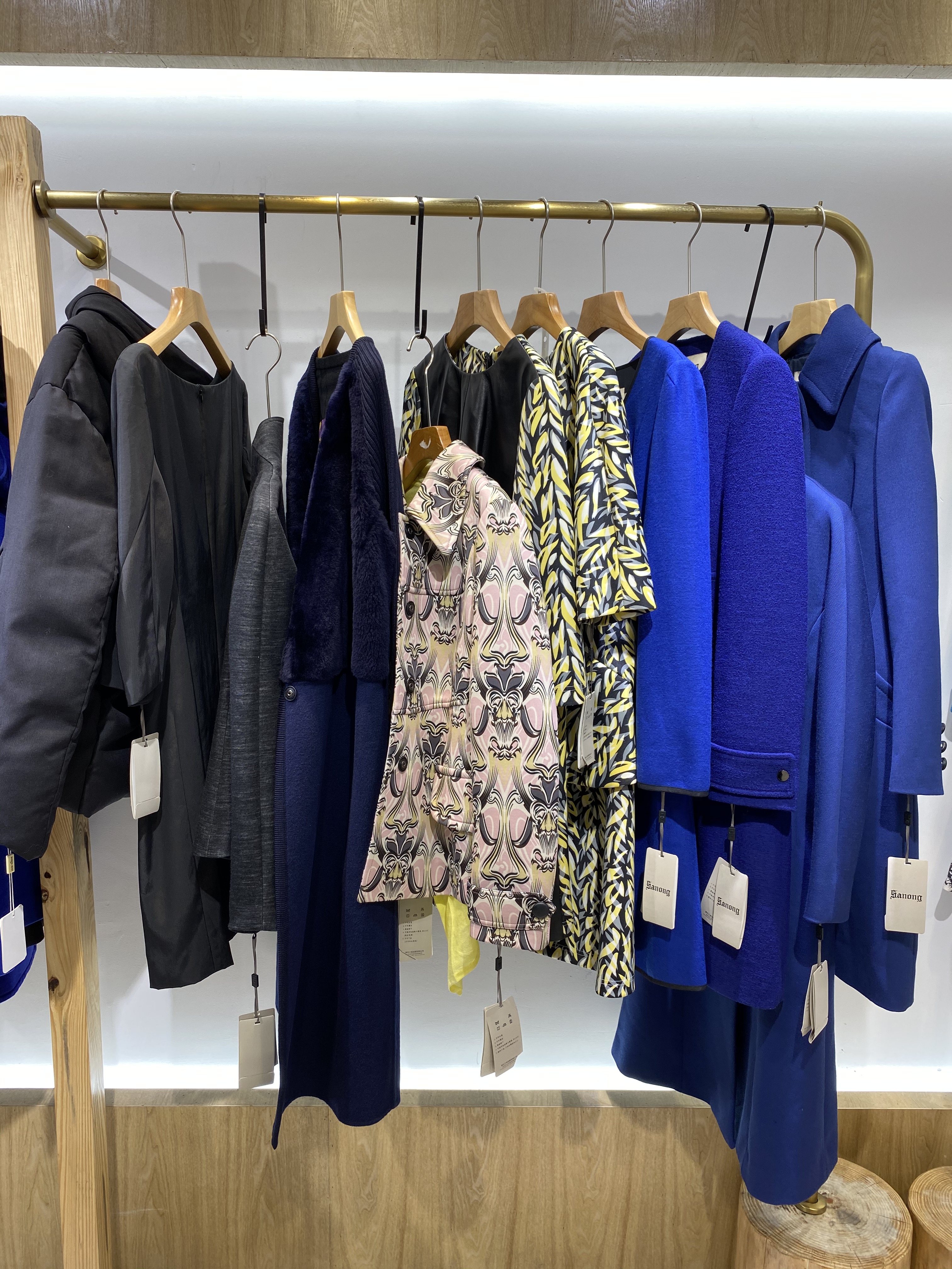 萨侬女装新款,萨侬女装正品专卖店春装新款