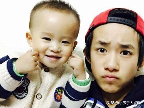 易烊千玺和楠楠差几岁,易烊千玺爸妈楠楠