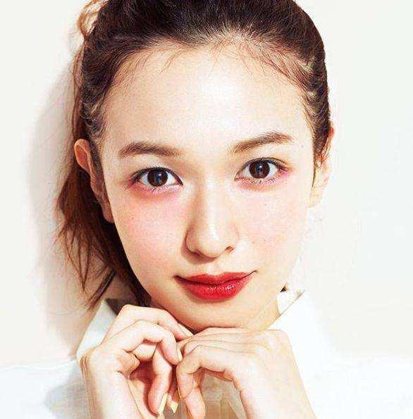 女生为什么要化妆的正确答案,女人化妆为什么要卸妆