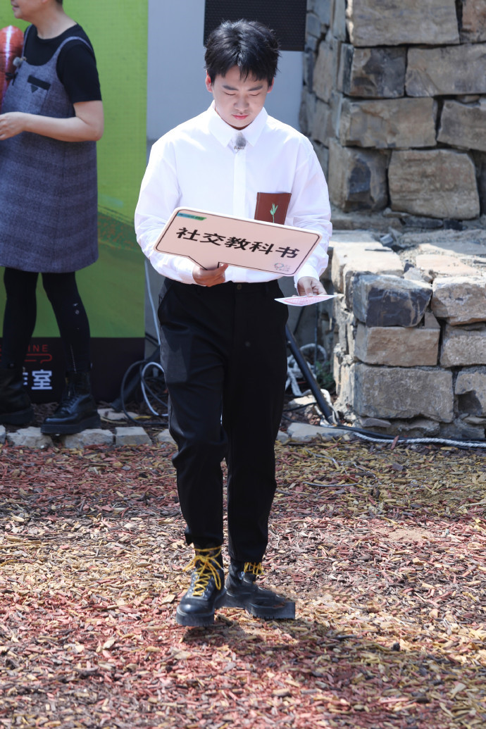 郭麒麟穿西装最帅的样子,郭麒麟穿西装真的帅