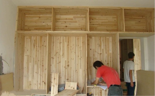 家具木工打还是定制好,定制家具和木工制作哪个实用