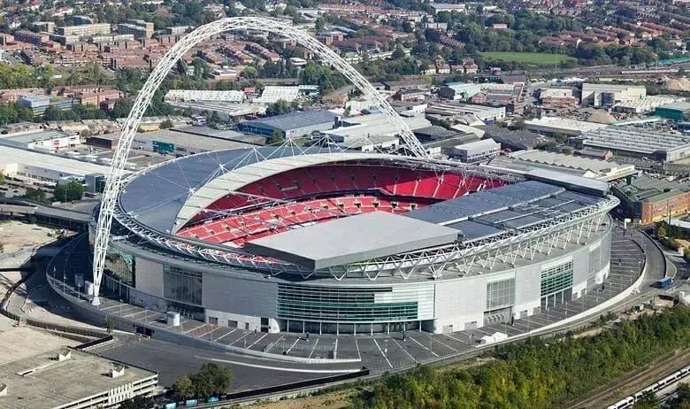 温布利球场欧洲杯决赛,盛开杯比赛