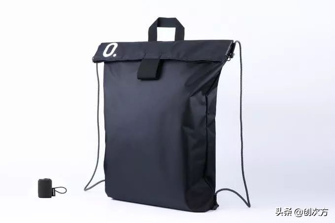 极简时尚大容量双肩包的优点,轻奢双肩包可隐藏背带