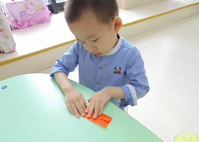 女生喜欢的玫瑰花用纸折的,用卫生纸折玫瑰多种方法