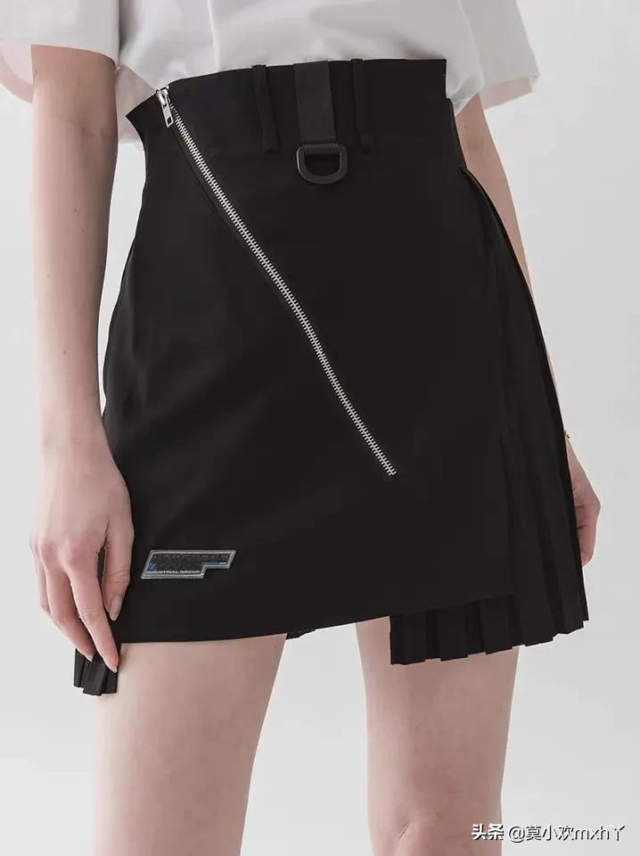 男生眼里的“清凉女孩”都是怎样的？各种短裤拯救35度下的潮人