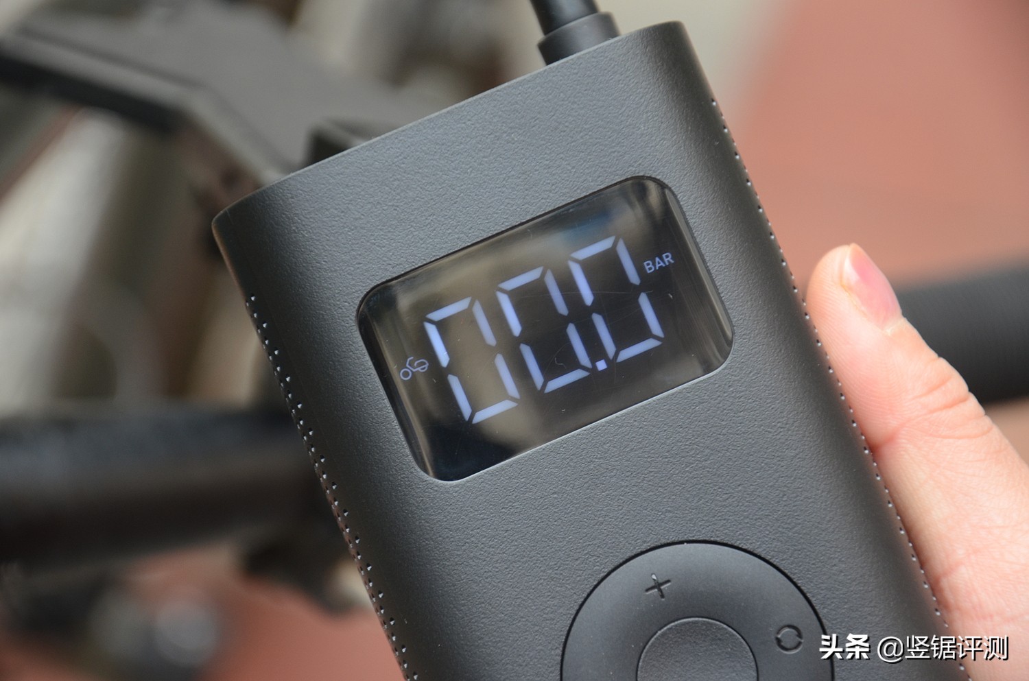 小米打气筒换电池,小米打气筒1s使用方法