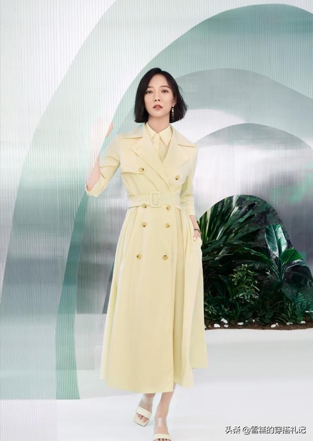 袁泉极简风衣搭配,袁泉职场风穿衣搭配