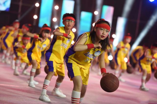 内蒙古全民健身日活动现场,全民健身传递正能量包头市