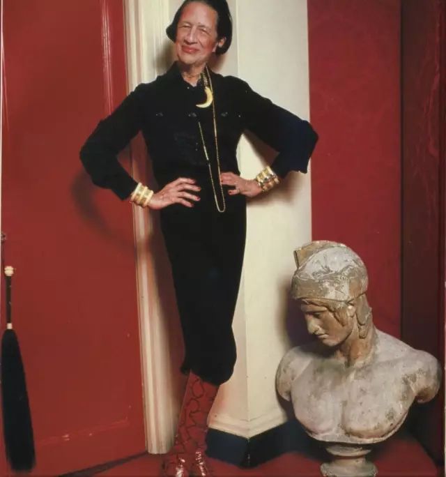 Dior花115万买她大片，雪奈做闺蜜，这个“丑女”才是真时尚