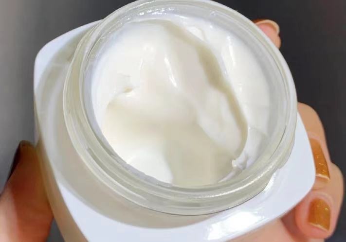 适合45到50岁女性的平价护肤品,50岁抗皱纹最好的护肤品平价