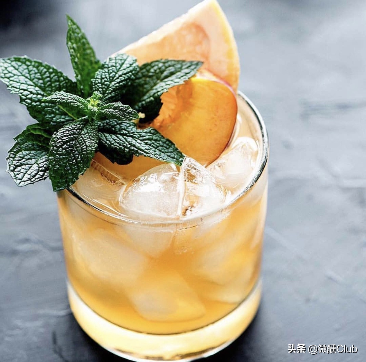 酒吧经营与调酒技术,酒吧调酒师的十大技巧