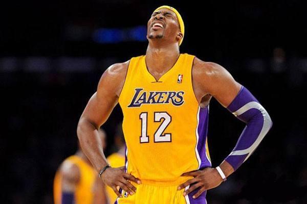 霍华德从王者到平民的退化，逐渐被球迷所遗忘，孤独的魔兽