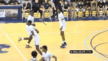 锡安半场进攻四次扣篮,锡安逆天上篮