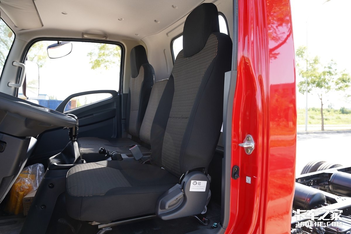 虎vh轻卡160马力8挡和7挡哪个好,虎v轻卡110马力能拉多重