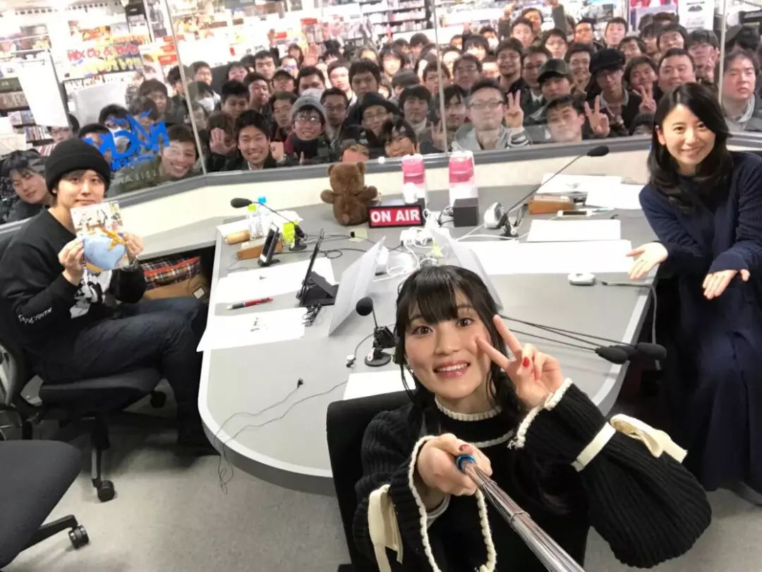 宅男们的福利,五等分的新娘举办情人节活动,蛋糕想带回去纪念