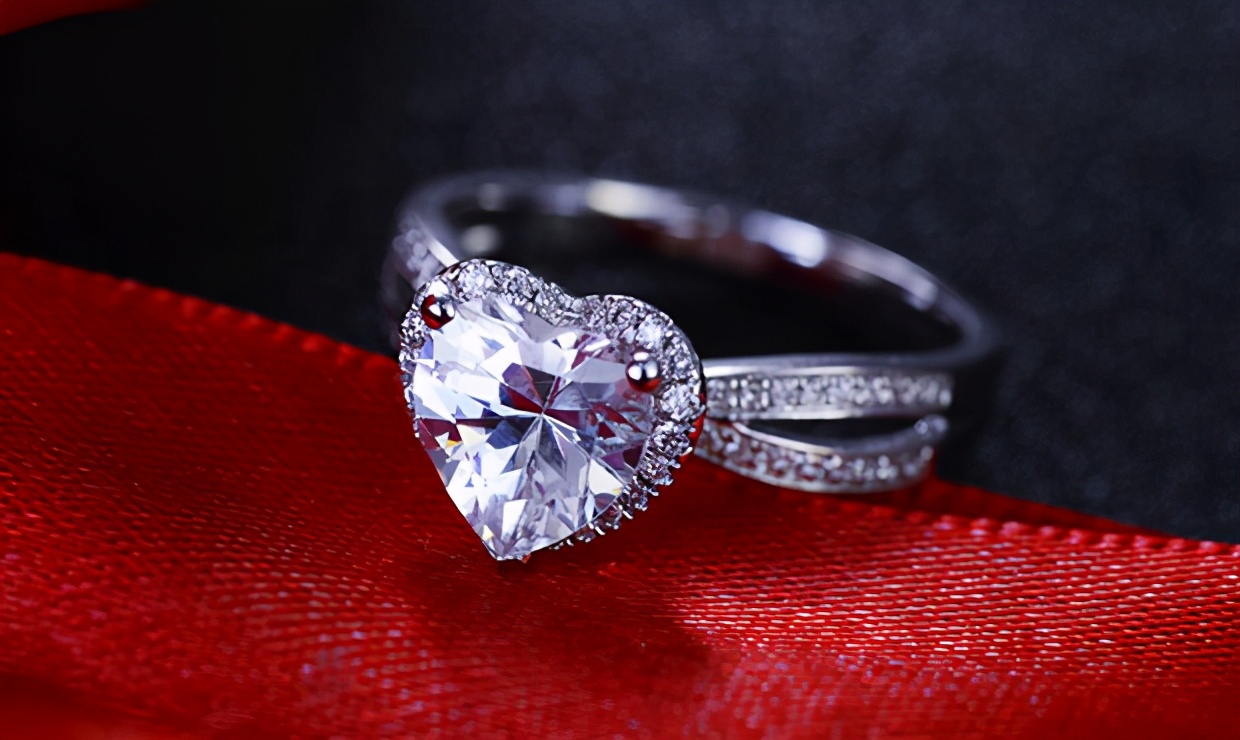 婚戒普通钻戒买多少价位的,婚戒推荐钻戒应该怎么选注意什么