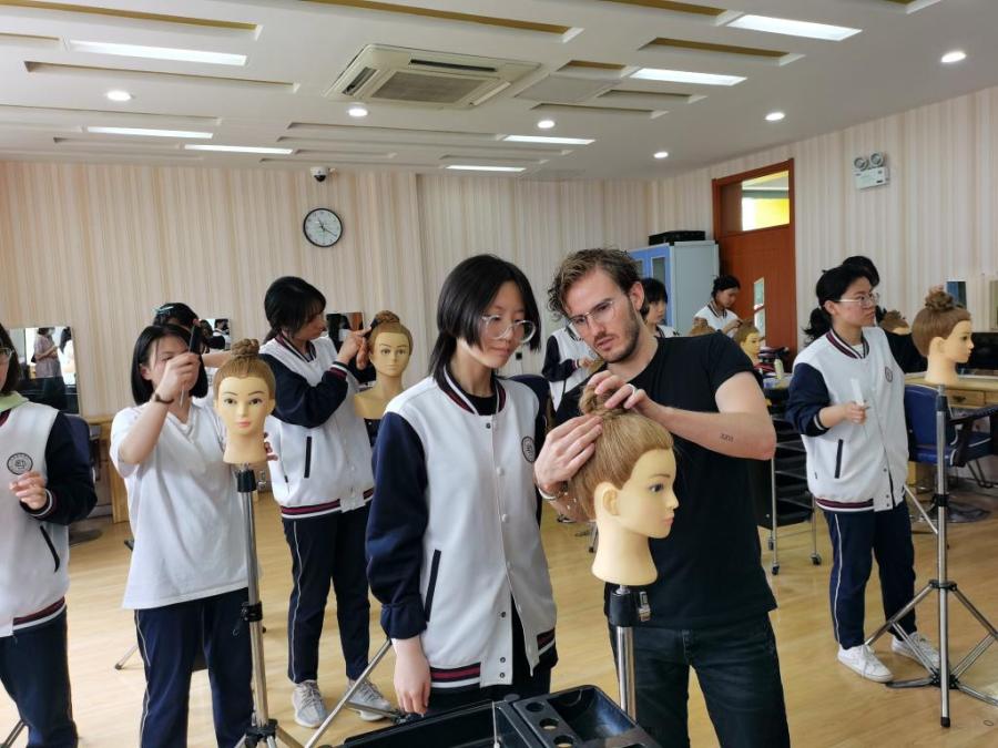 青岛艺校2021自招和艺考,青岛艺校自招