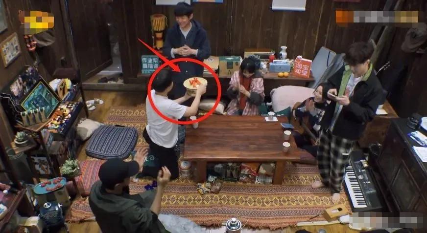 张艺兴生日大蛋糕,张艺兴选择蛋糕