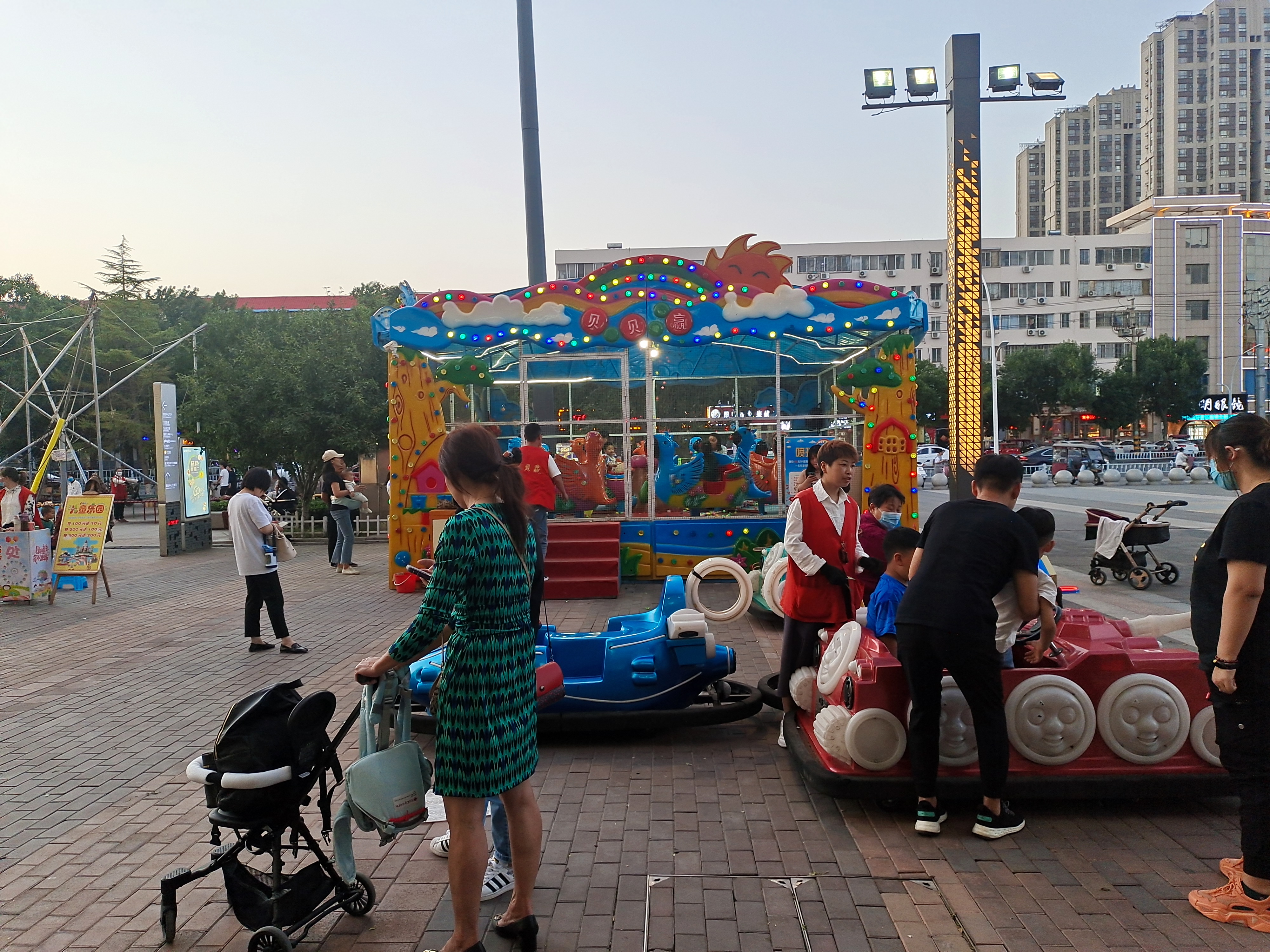 新乡胖东来和万达广场,新乡大商和胖东来