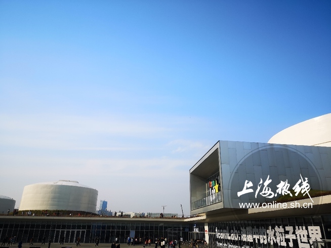 上海宁纷纷争先打卡废弃的油罐神秘的“白罐子”吸睛十足