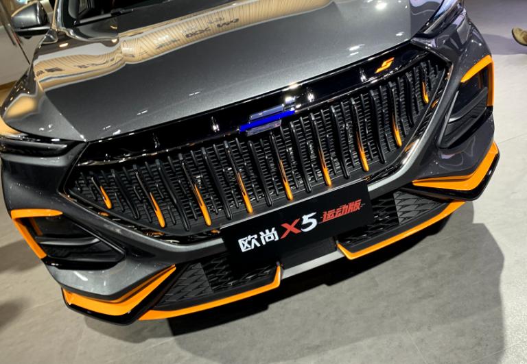 欧尚X5变身运动达人，橙色装饰条尽显犀利，它是你的理想型吗